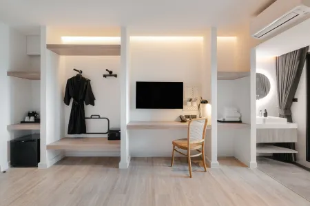 Blu Monkey Hub and Hotel Laguna, Bangtao Phuket Отели рядом с достопримечательностью «Банг Тао»