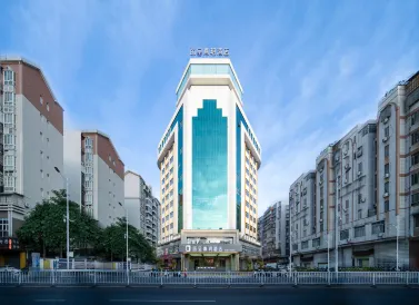 Rezen Longhh Hotel (Zhaoqing Seven Star Cave Sports Center)