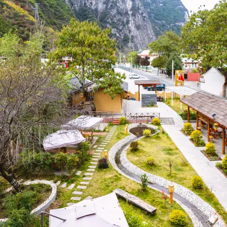 Lixian Baiweiyuan Boutique Homestay