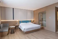 Yuefeng Hotel (Yangjiang Bus Terminal, Wal-Mart)