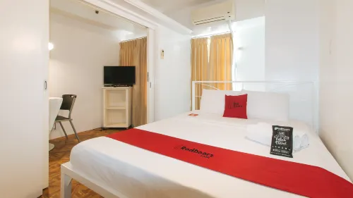 RedDoorz @ The Providence Tower - Gym