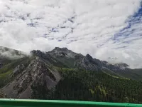 Futianhai Holiday Light Luxury Hotel - Mountain view
