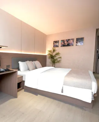 SHINE HOTEL Hotels near Beiling Mountain Forest Park