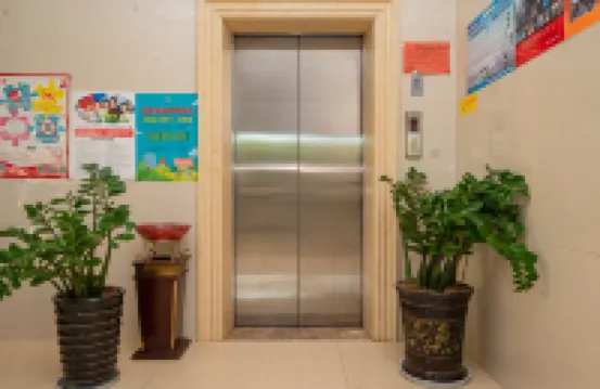 Mangshi Beautiful Spring Business Hotel