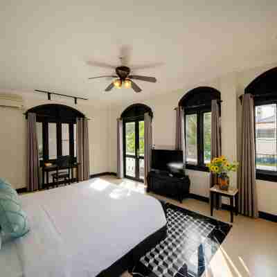 My Khe Sila Vana 海灘泳池別墅,設有 7 間臥室 Rooms