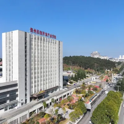 Wing Hui Airlines · Guanshan Station Hoteles cerca de Guiyang Nursing Vocational College (Qionghua Alley)