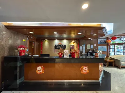 Hotel Deleeton Hotel dekat Centre Point Sabah