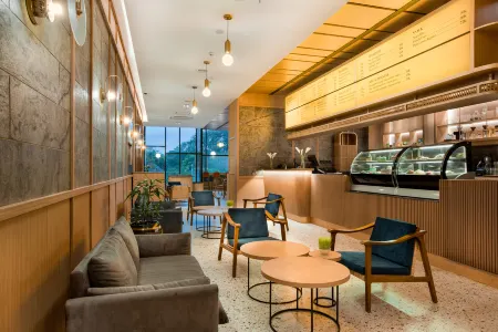 The Manohara Hotel Yogyakarta Отели рядом с достопримечательностью «Университет Гаджа Мада»