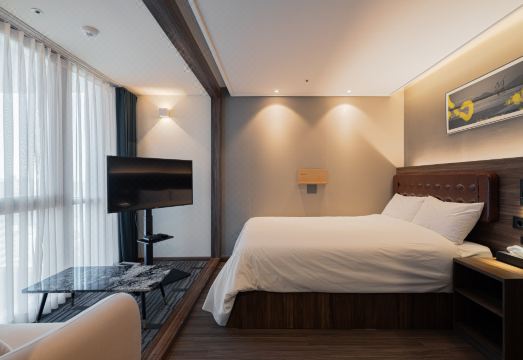 2. 더 솔리드 레지..