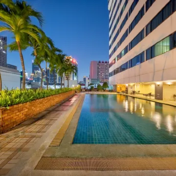 Royal Benja Hotel - Family Friendly Hotel Hotels near Asoke