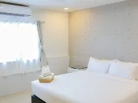 R2 Bed and Pool Kanchanaburi Hotels near Sutjai