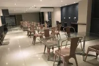 Maxx Hotel Ortigas Hotel di Kota Pasig