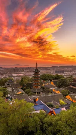 Karen Century Hotel (Mudu Ancient Town Lingyan Mountain Scenic Area Branch) Отели рядом с достопримечательностью «Hongyin Shanfang Resort»