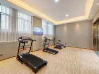Blue Dot E-Sports Hotel (Shaoyang High-Speed Railway Station Weiyuan Square Branch） - Esports