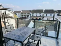 Zhouzhuang Qixi Riverside Courtyard Boutique Hotel - balcone