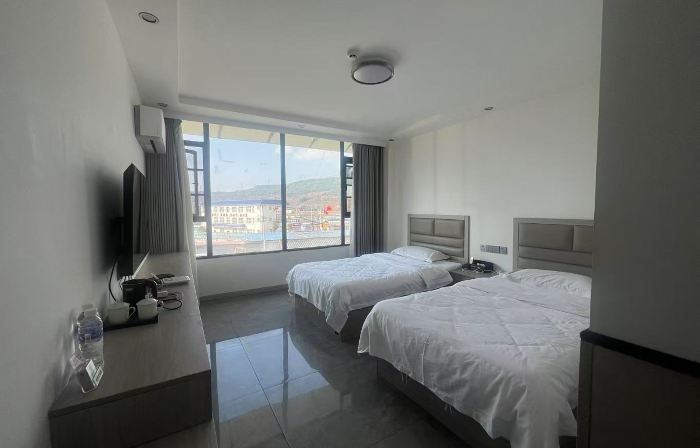Butuo Baiyue Xiangzi Grand Hotel