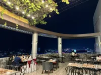Hoa Binh 1 Hotel Hoteles en P. Mỹ Bình