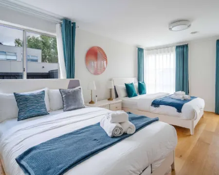 Spacious 4B House in PointCook Hotels in Point Cook