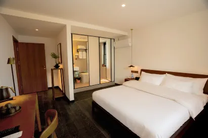 Xingle Hotel (Suzhou Guanqian Street Pingjiang Road)