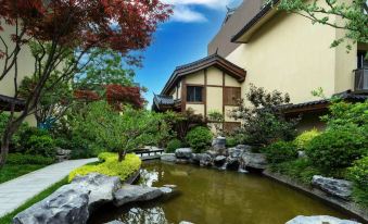 Yideng Private Hot Spring Vacation Boutique Stay (Taibai Mountain Tang Town)