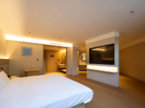 Blue Whale Garden Hotel Hotels near Shenyang Forest Zoological Garden