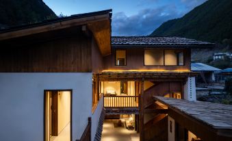 Aruo Kangba Niru Manor