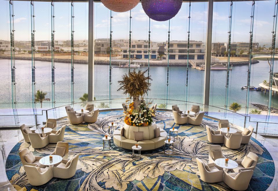 3. 콘래드 아부다비..