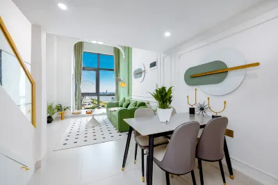 Jiang'anju. Luxury LOFT Riverside Hotel Apartment (Nanchang Star Ferris Wheel)