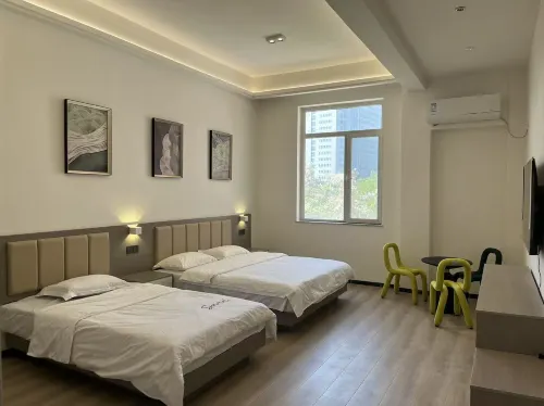 QiHe Apartment (Zibo The Mixc Badaju)