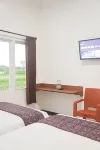 RR - 2 Syariah Hotel SLG - balcony