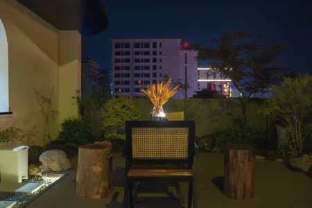 Good Night Hotel Отели рядом с достопримечательностью «Tianmen Cave»