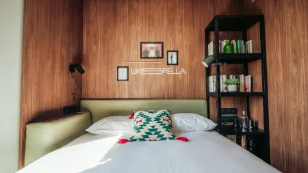 Jost Hotel Montpellier Centre St Roch Отели рядом с достопримечательностью «Antigone»