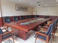 Longzhimeng Grand Hotel (Poyang Donghu Park)