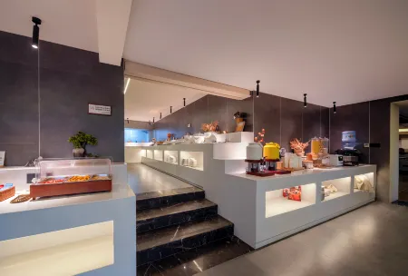 Jiezhi · Xiangxi Love Hotel (Tianmen Mountain Yangyun) Отели рядом с достопримечательностью «Jishou University Zhangjiajie Campus»