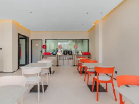 Shangke You Hotel (G219Dinggye County Government) Hotels in Dingjie