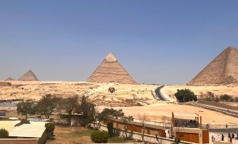 Pyramids View Inn