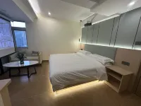 Yunyi Homestay (Xi'an Datang Never Sleeps City) Hotels near ecco