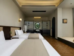 Floral Fanchenli Homestay (Wanning Shimei Bay Shenzhou Station)