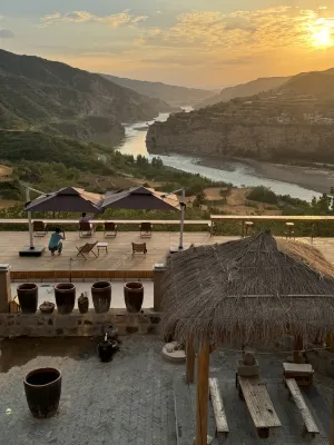 Tianshe Yaodong Homestay 산저우구 호텔