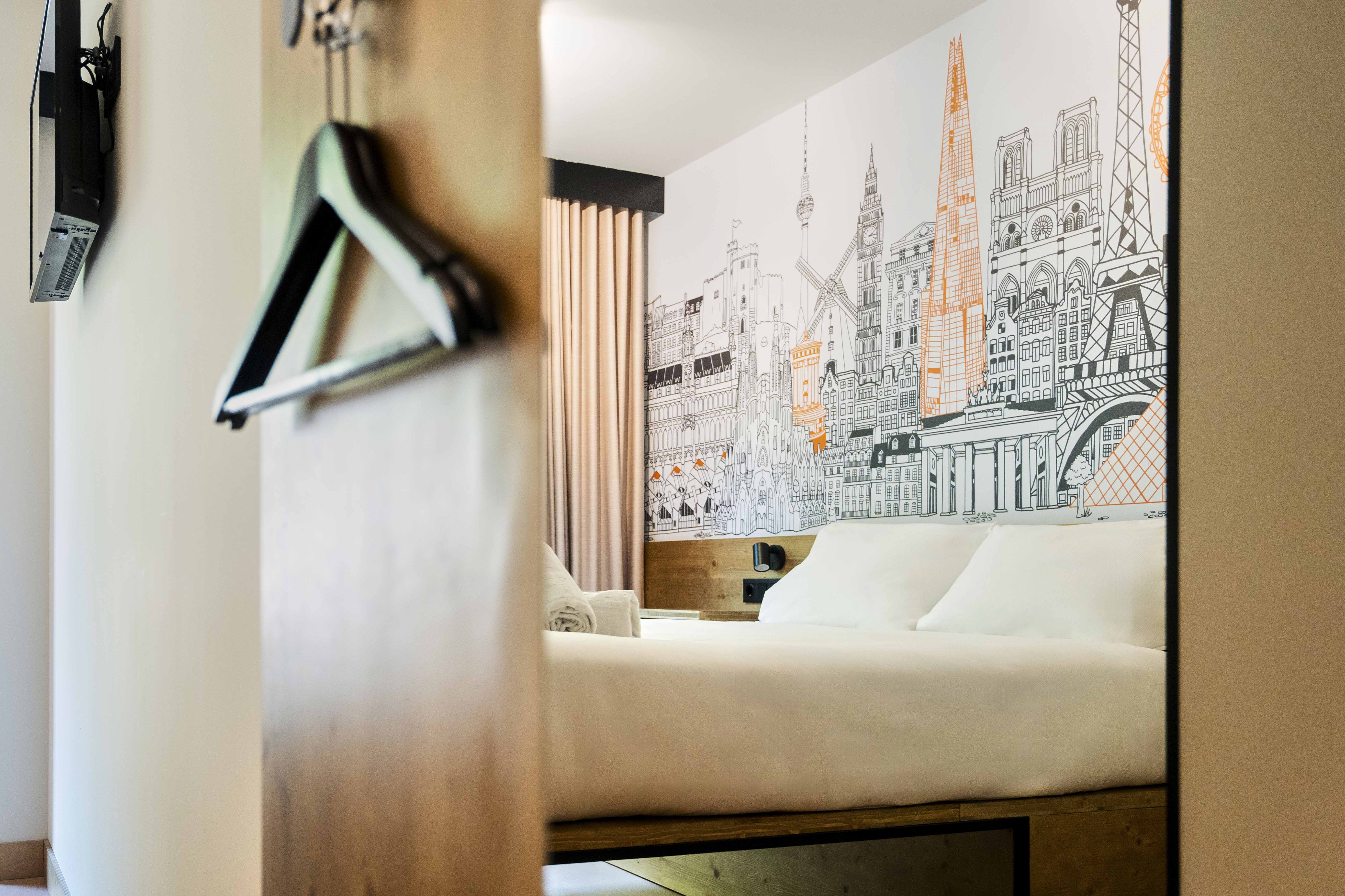 easyHotel Barcelona La Sagrera Habitaciones Photos