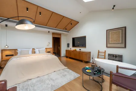 Borei Yunlan Resort Hotel (Lugu Lake Daluoshui Store) Отели рядом с достопримечательностью «Langfang»