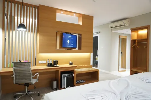 Front One Hotel Papua Lestari