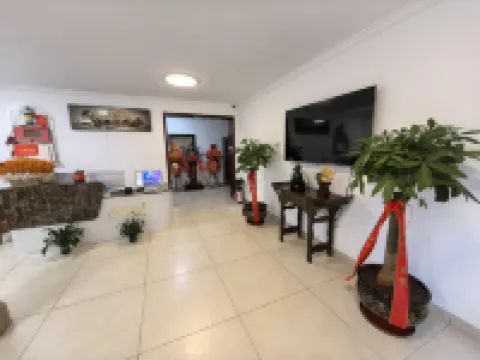 Haikou Tongzhi Resort Hotel (Hainan University North Gate) Hotels near Hainan University(Haidian Campus)