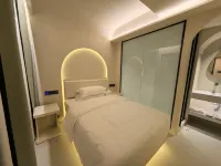 昱凱·淋光素棲酒店（昆明老街翠湖公園店） - 2星級