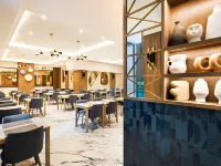 Riu Plaza Toronto Hotels near Fort York