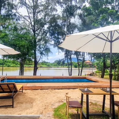 Sun & Roots Lodge Restaurant and Bar Hotels near Kampot Pagoda