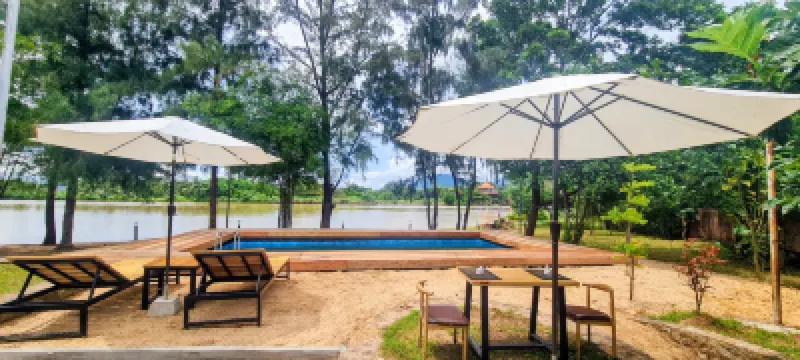 Sun & Roots Lodge Restaurant and Bar Hotel a 