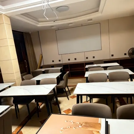 Intelligent Lily Hotel (Shaoyang Longhui Coach Terminal Branch)