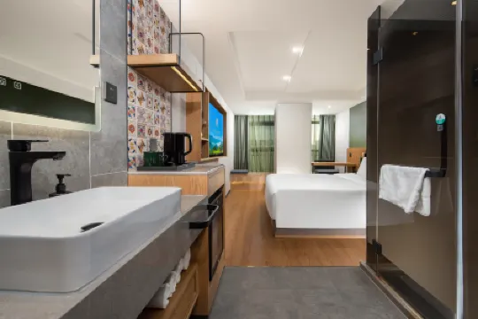 TRUE GO Hotel (Futian Port Shangsha Subway Station)