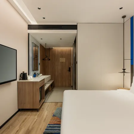 Holiday Inn Express Shanghai Road by IHG Отели рядом с достопримечательностью «Янпу»